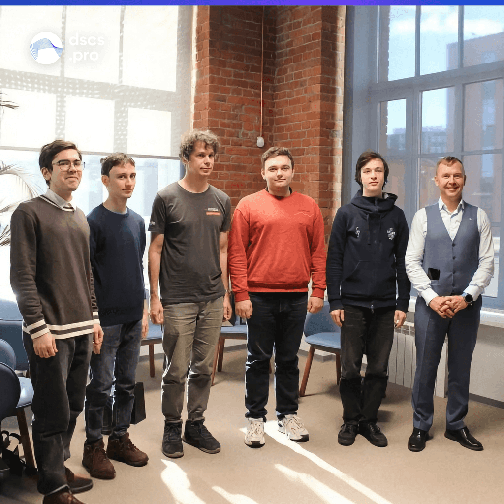 Чемпионов ICPC лично поздравил заместитель Председателя Правления Сбера Анатолий Леонидович Попов:
