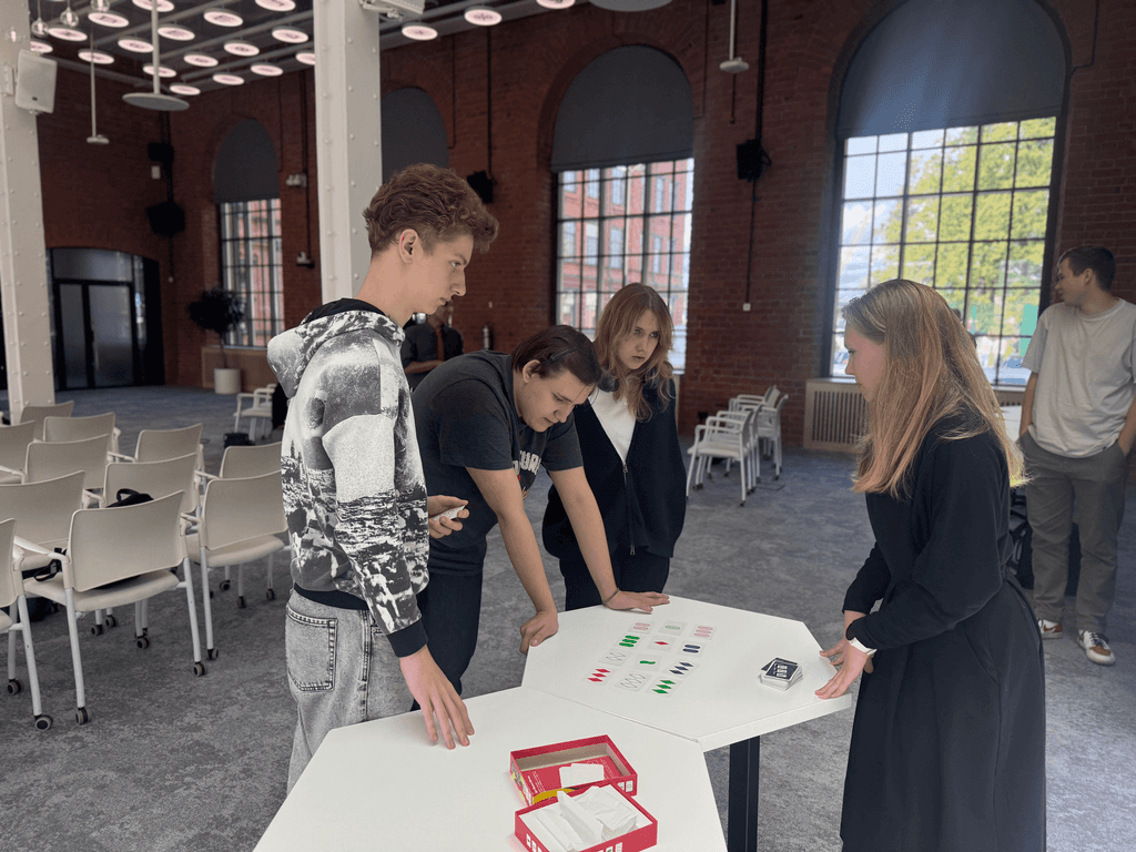 Студенты ИИНД выступили с докладами о дискретной математике на Discrete Meetup 3