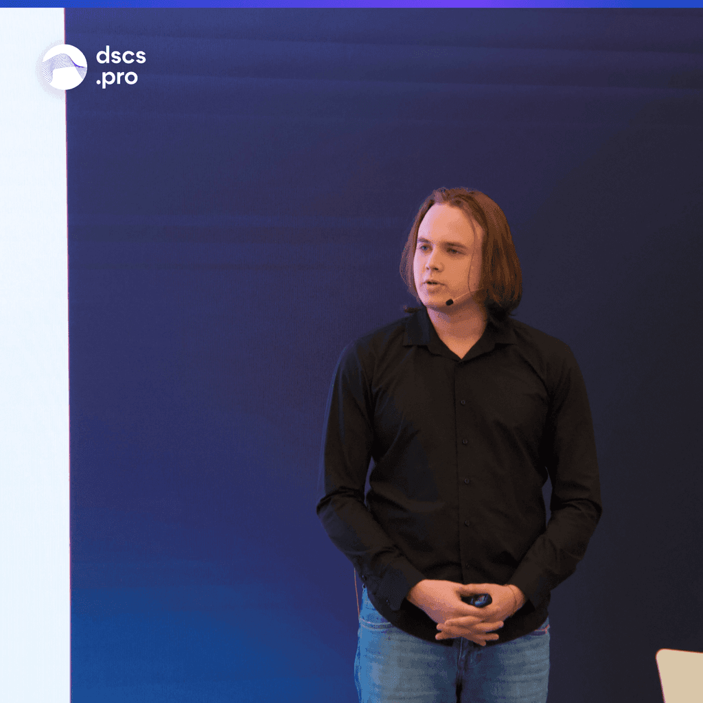 Студент 2 курса программы «Искусственный интеллект и наука о данных» Максим Нелюбин