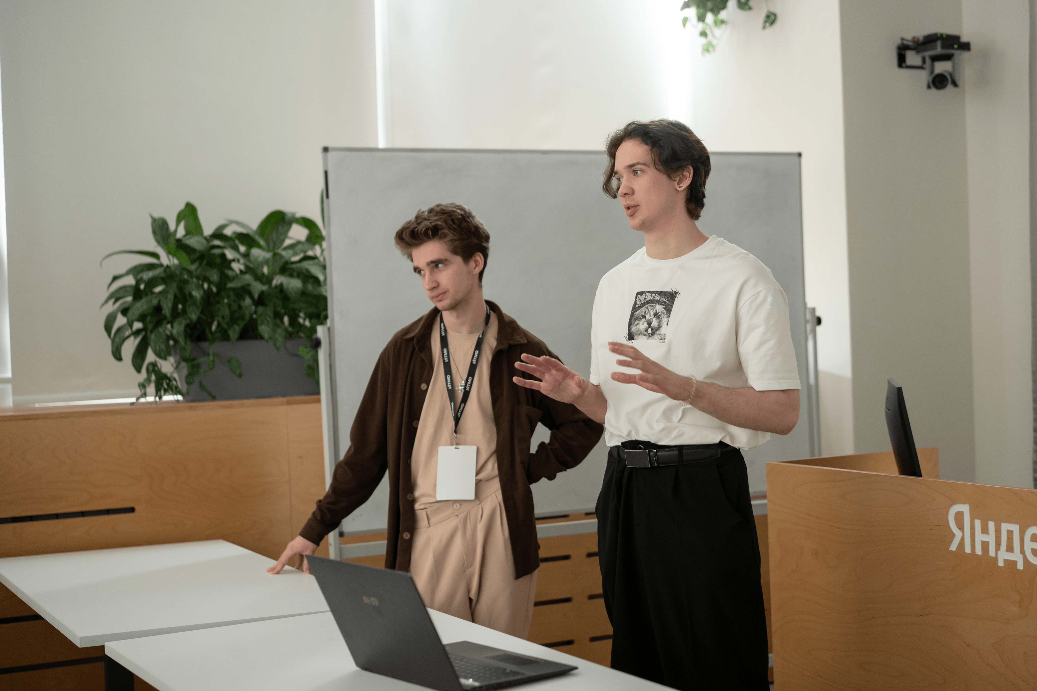 Студенты ИИНД разработали решения для Яндекса на хакатоне «ИИ ЧЕМП»