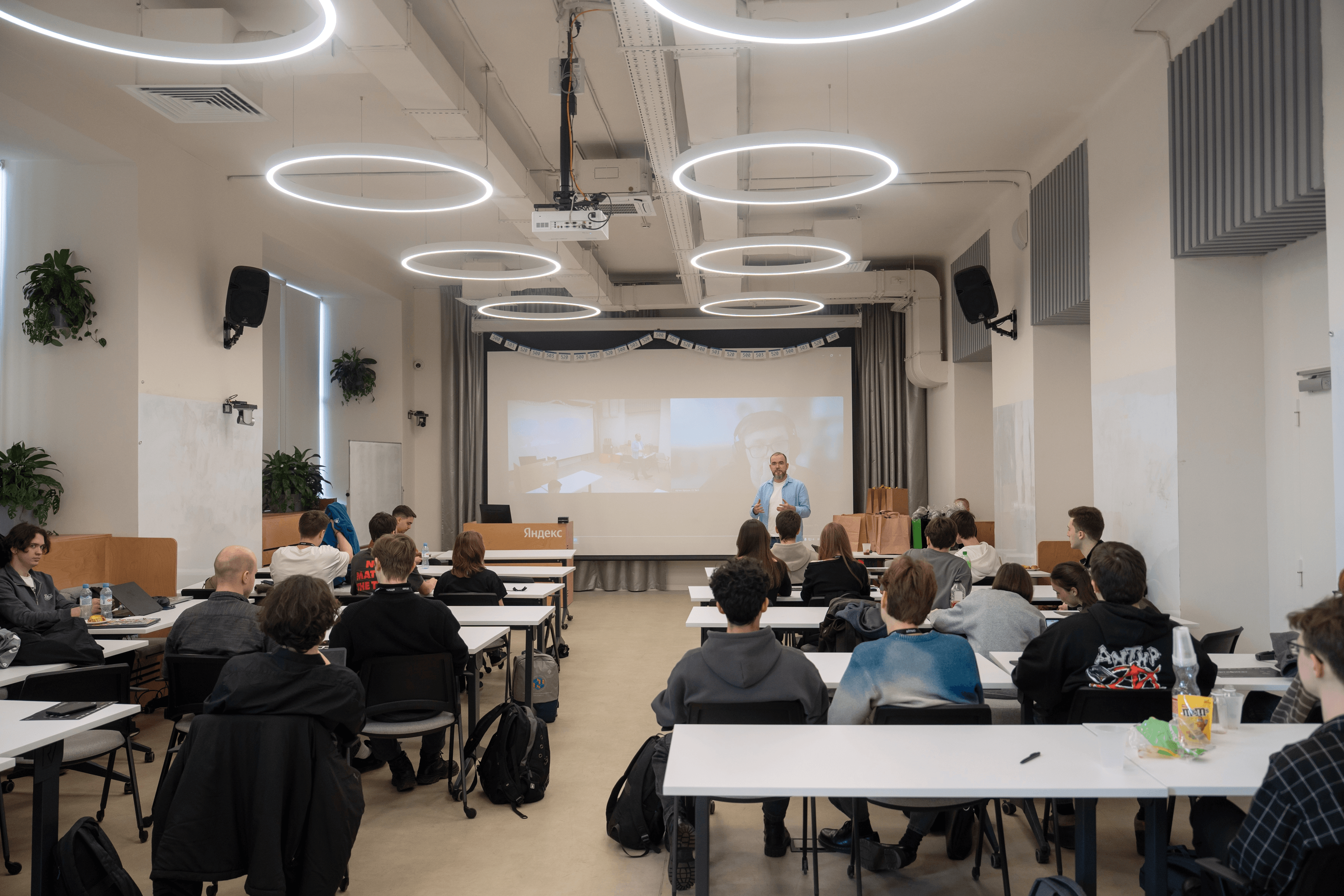 Студенты ИИНДа разработали решения для Яндекса на хакатоне «ИИ ЧЕМП»