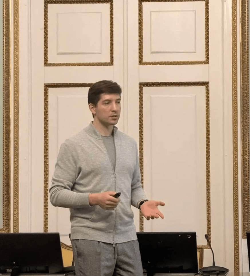 Максим Абрамов в Жилищном комитете СПб