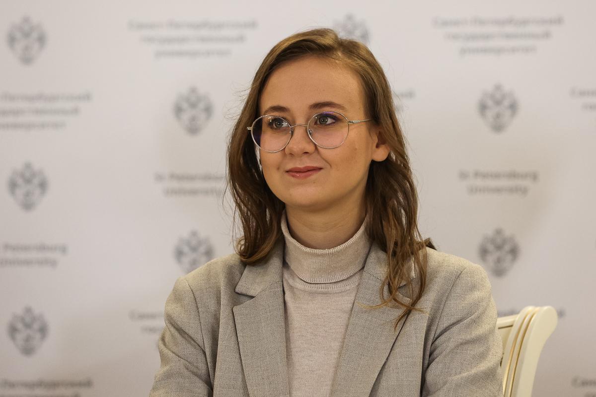 Анастасия Андреевна общается с Владимиром Владимировичем